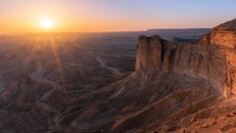 جبل حافة العالم السياحي في السعودية