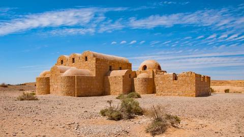 أفضل الأماكن السياحية في الأردن - القلاع الصحراوية