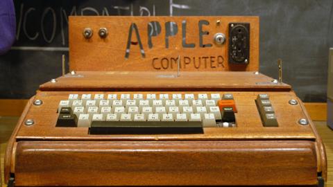 6 حقائق عن (Apple-1) ، أول حاسوب أنتجته شركة