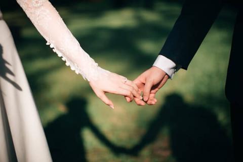 تفسير حلم الزواج للعزباء لابن سيرين